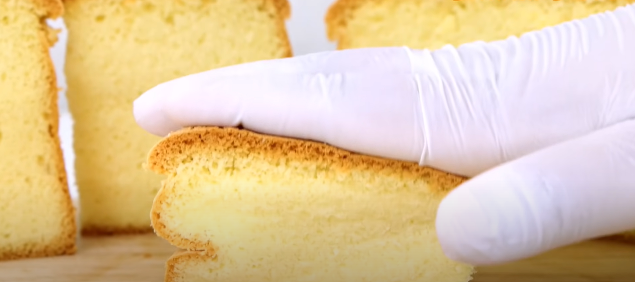 Sponge Cake Vs Regular Cake What's Your Ideal Delight?